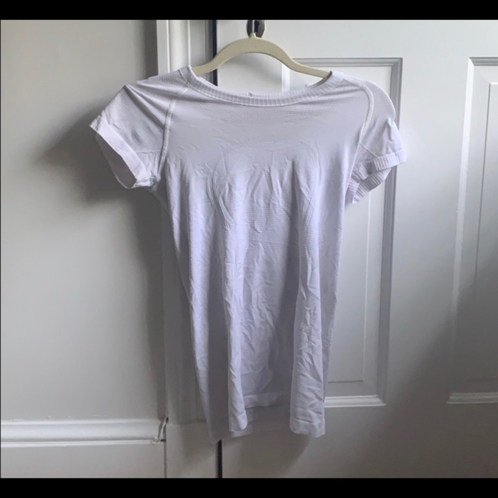 white lululemon switfly tech size 4